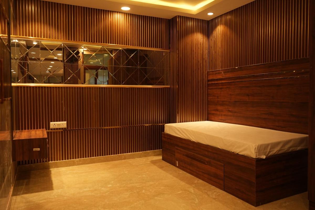 Hotel Golden Palace Lakhnaú Exteriér fotografie